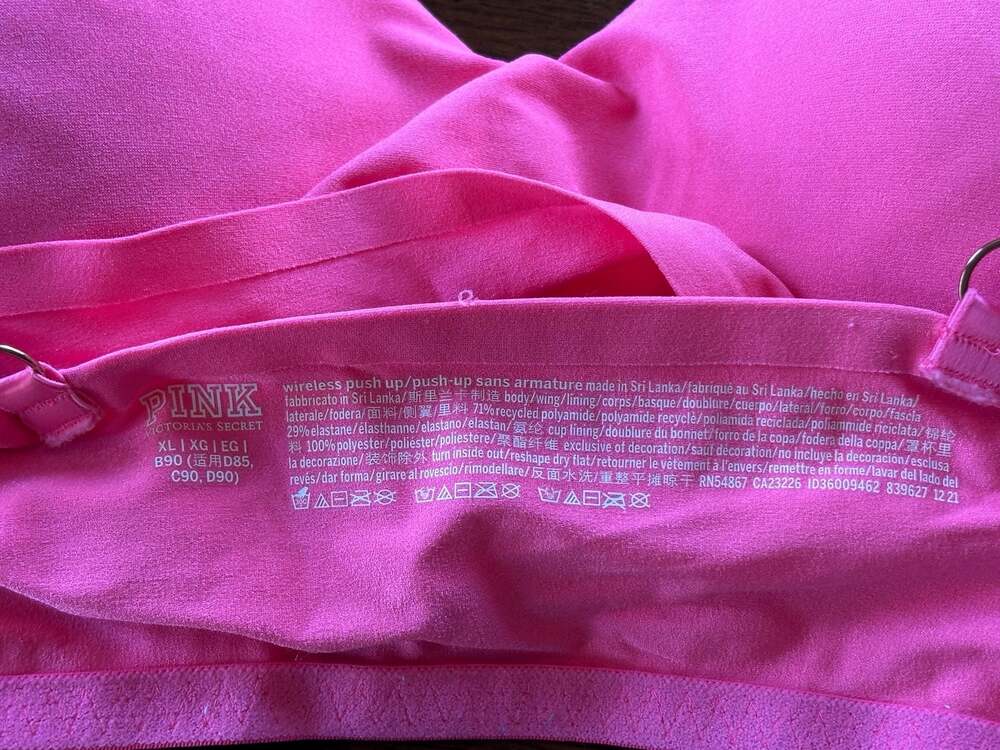 Victoria's Secret Lot: Front-Close Sport Bra (32DD) & PINK Wireless Push-Up Bra - Picture 5 of 9
